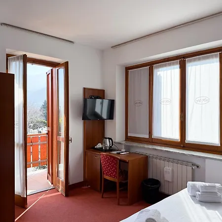 Fell Hotel